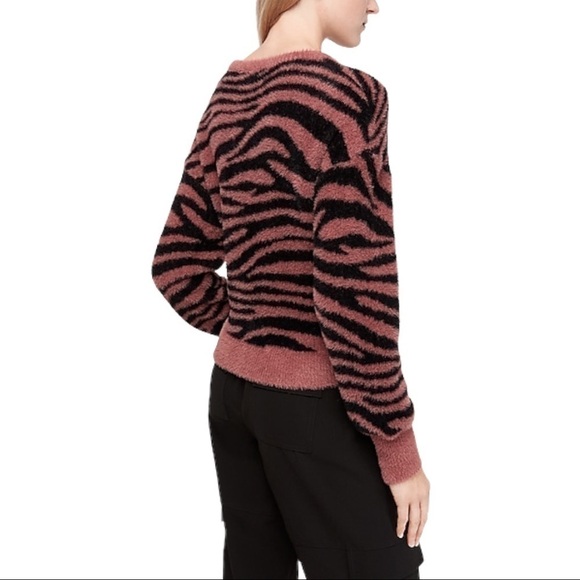 NWT EXPRESS Fuzzy Knit Zebra Stripe Puff Long Sleeve Cropped Pullover Sweater XS - Picture 3 of 7